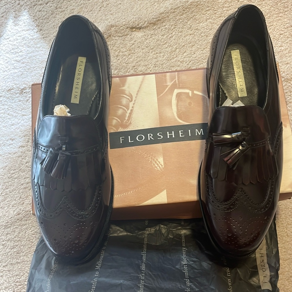 Brand new in box never worn Florsheim burgundy loafers size 10.5